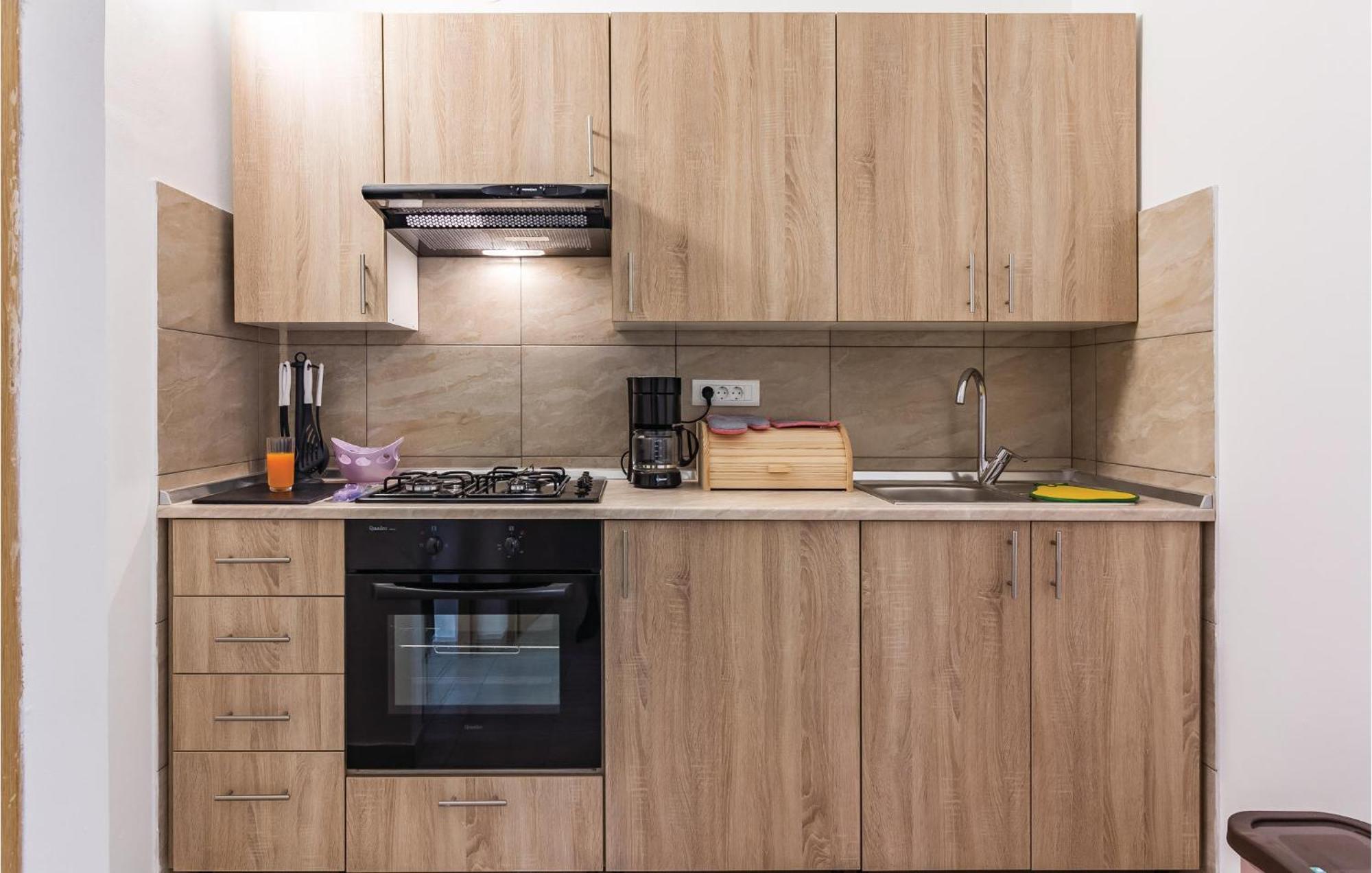 Amazing Apartment In Pula With Kitchen Zewnętrze zdjęcie