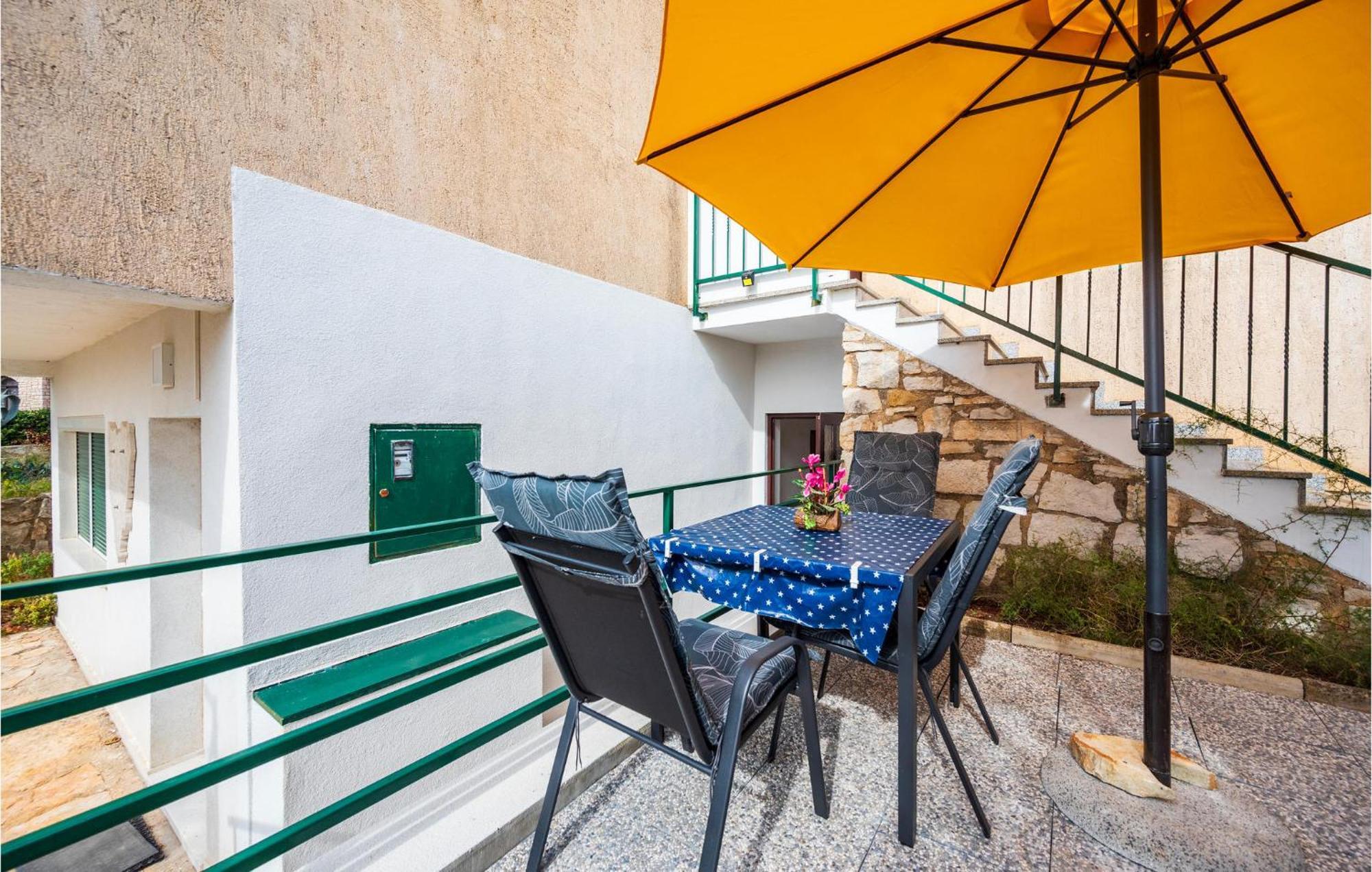 Amazing Apartment In Pula With Kitchen Zewnętrze zdjęcie